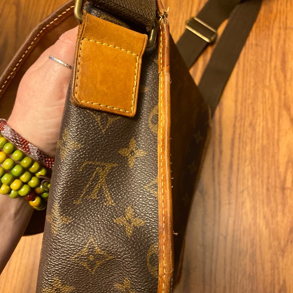 SOLD🔅Louis Vuitton Bosphore Crossbody Bag - Picture 12 of 15